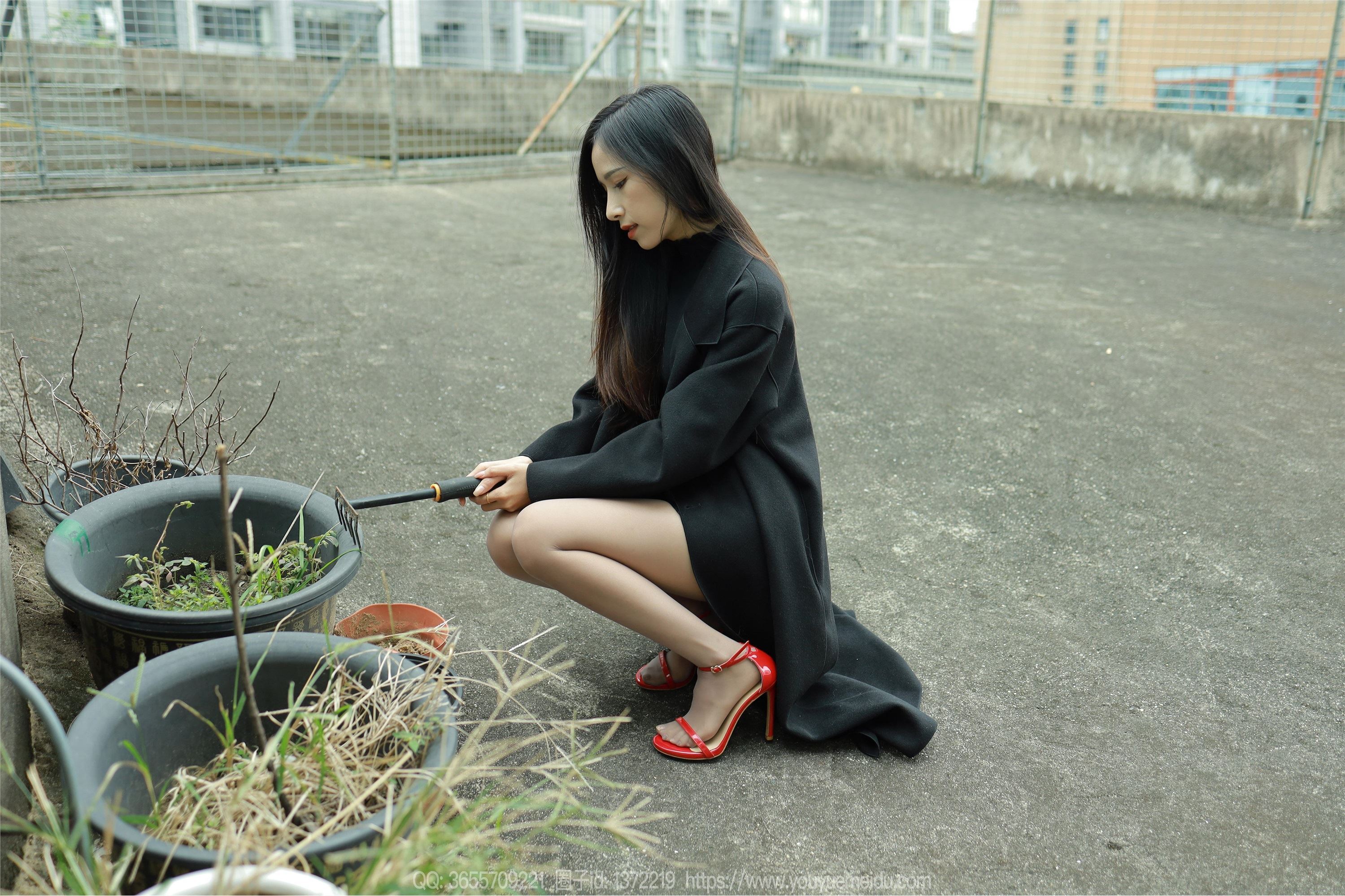 IESS异思趣向  2023.12.06 丝享家 1604 美子《黑衣园丁》